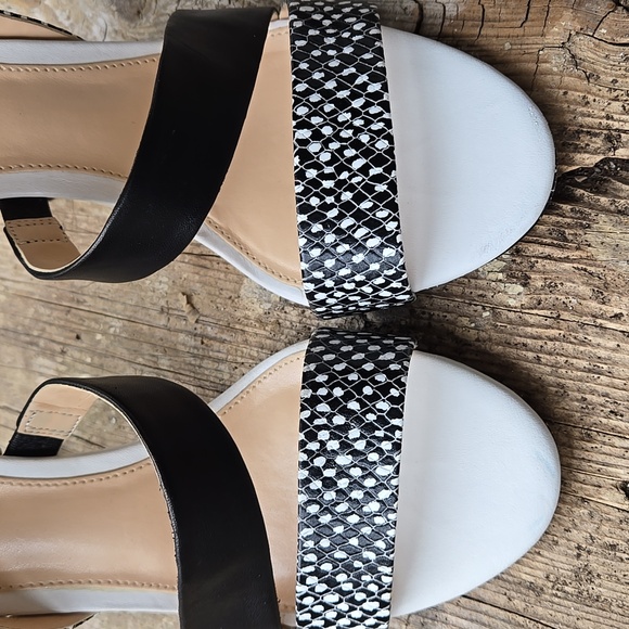 Vince Camuto. Black and White Strappy Heels. Size 6M. Excellent Condition. - Picture 3 of 16
